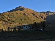 09 Da Albergo K2 1.665 m risalgo la  sterrata gippabile fino alla Quarta Baita